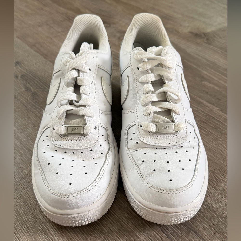 Nike Women’s White Air Force 1 - size 8, gently used